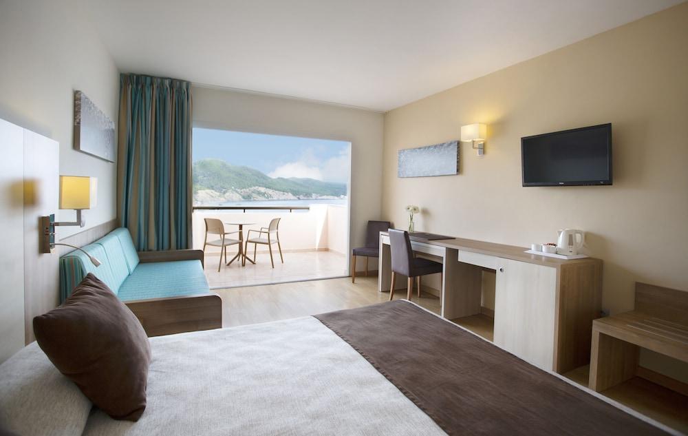 Invisa Hotel Club Cala Verde Playa DPlaya Des Figueral Esterno foto