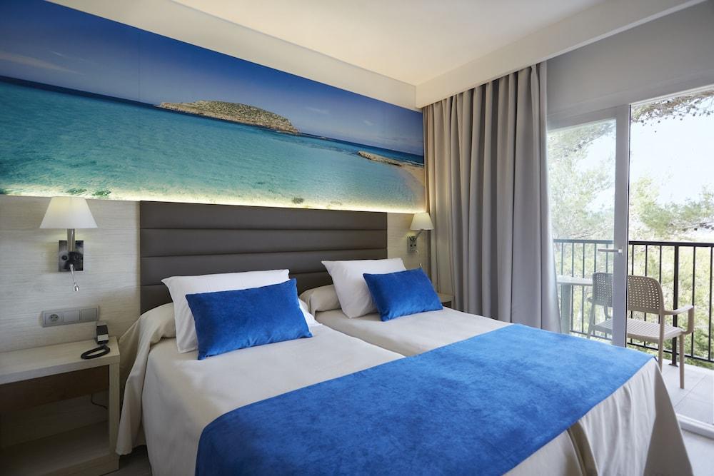 Invisa Hotel Club Cala Verde Playa DPlaya Des Figueral Esterno foto