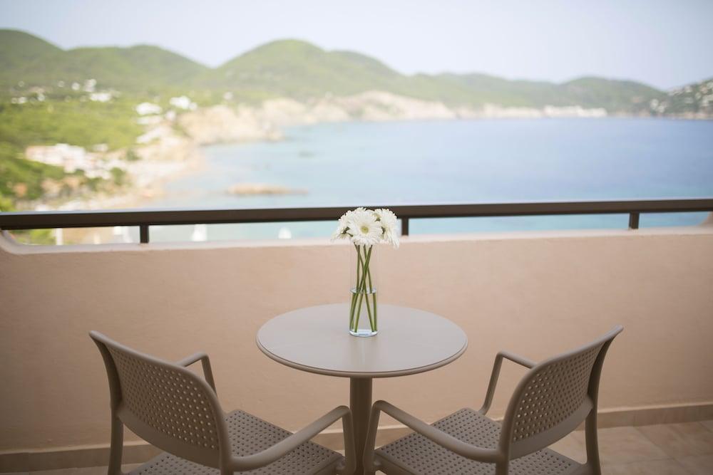 Invisa Hotel Club Cala Verde Playa DPlaya Des Figueral Esterno foto