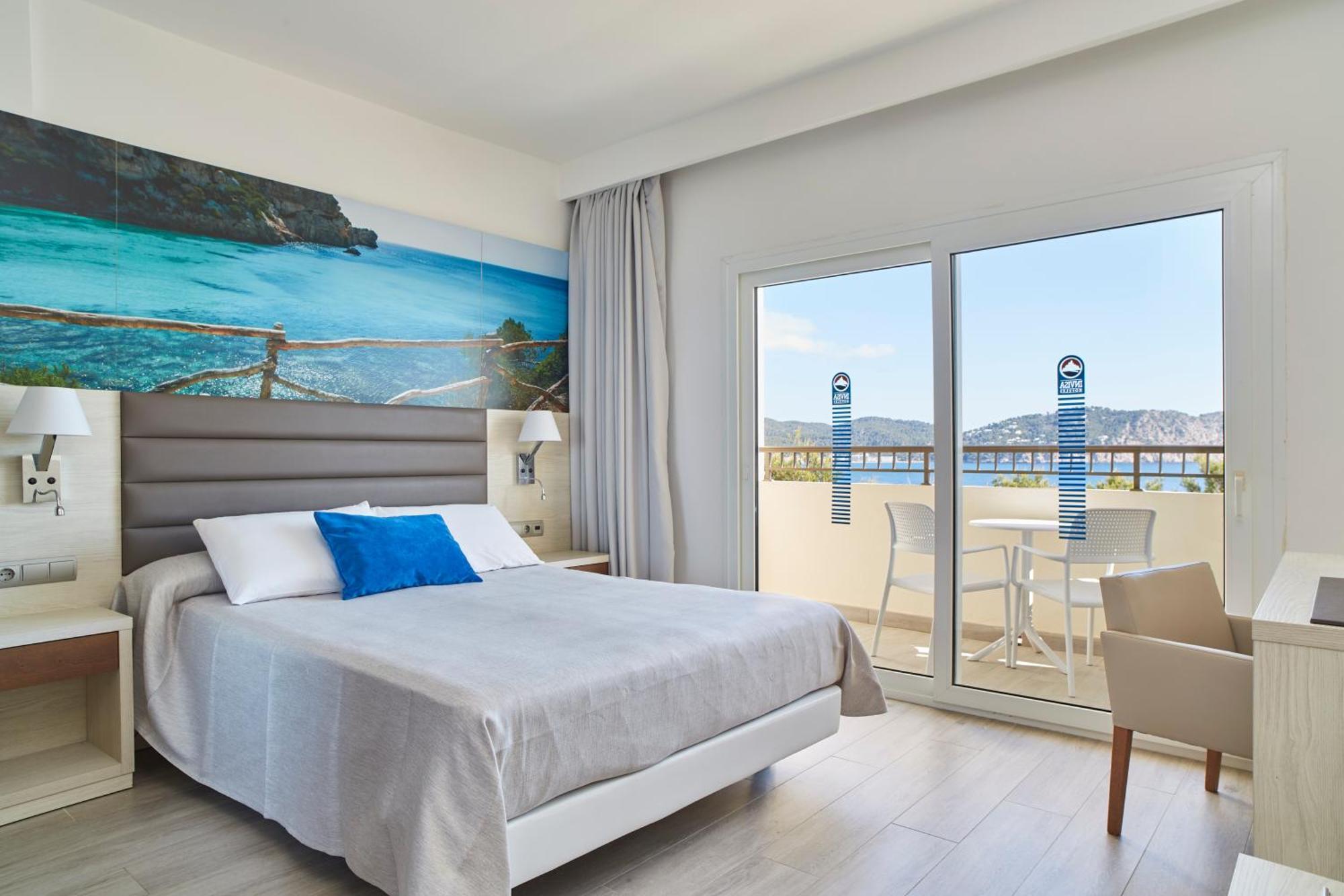 Invisa Hotel Club Cala Verde Playa DPlaya Des Figueral Esterno foto