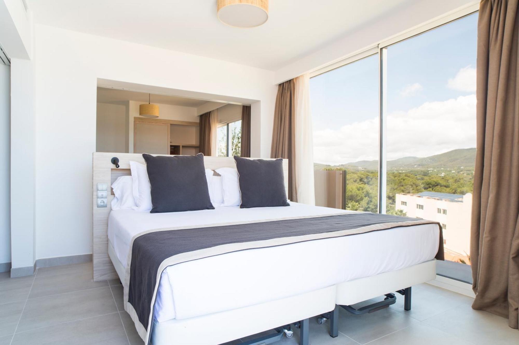 Invisa Hotel Club Cala Verde Playa DPlaya Des Figueral Esterno foto