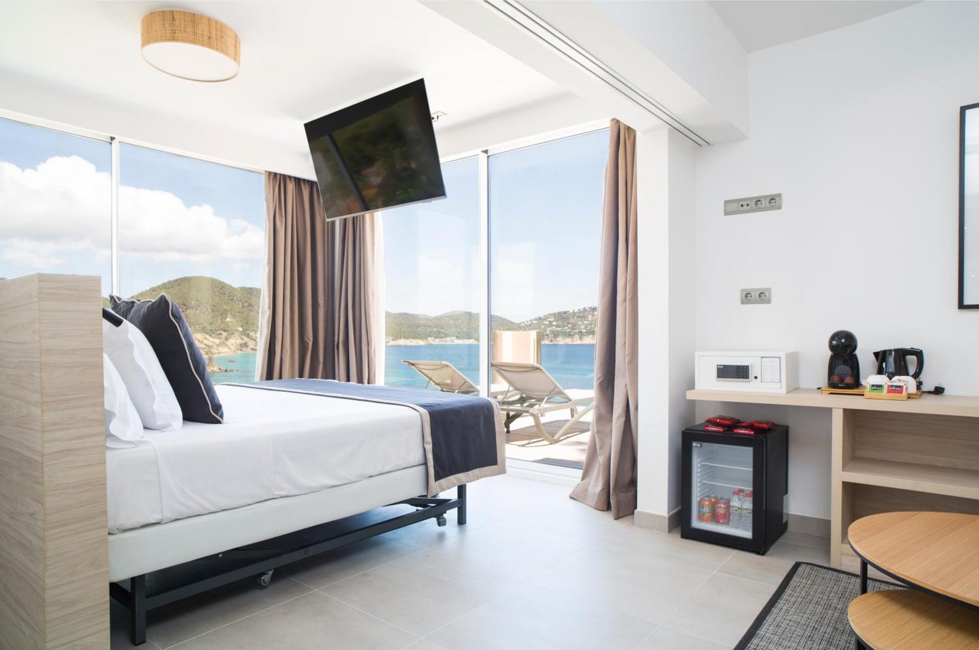 Invisa Hotel Club Cala Verde Playa DPlaya Des Figueral Esterno foto